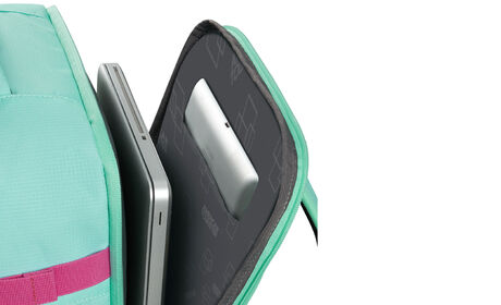 Laptop compartment 15.6"