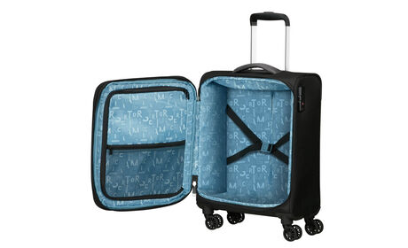 Voll ausgestatteter Innenraum: