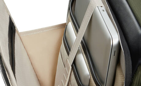 Poche avant facile d'accès