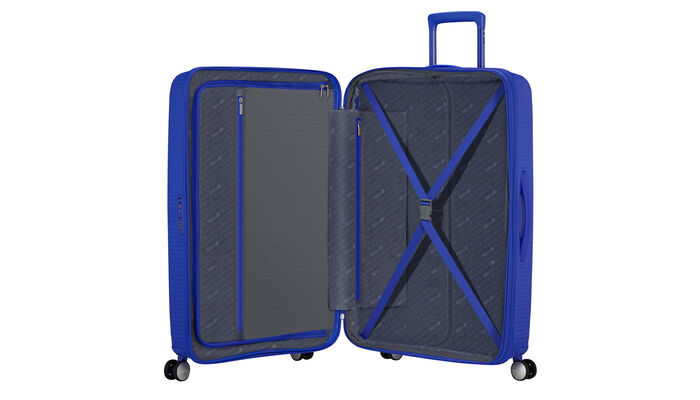 Interior organisation with extra zipped apron pocket 