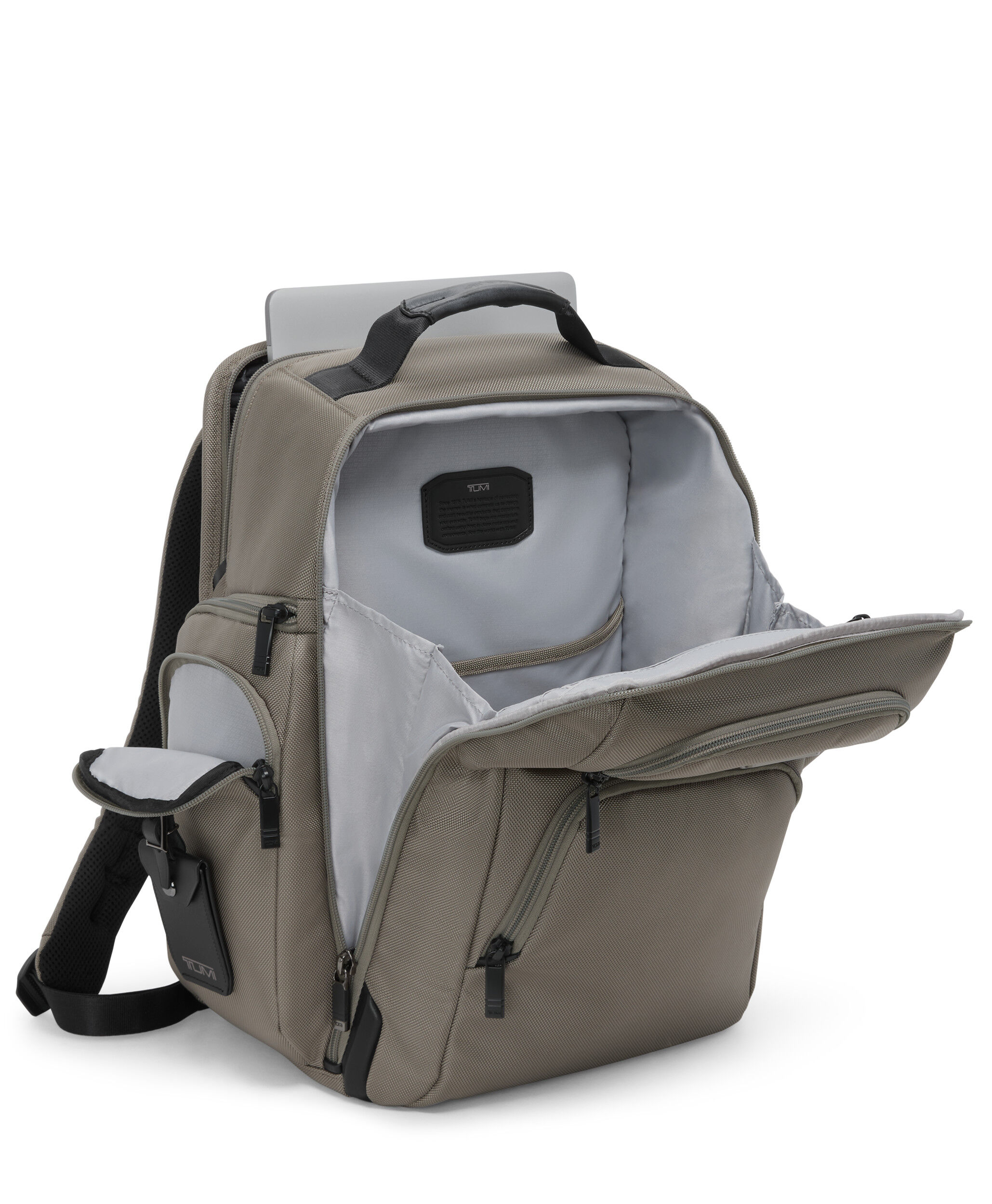 Alpha Tumi brief pack